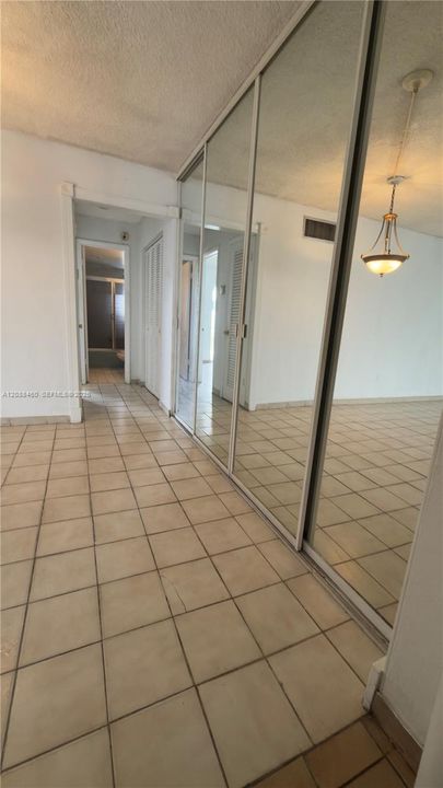 For Sale: $280,000 (1 beds, 1 baths, 770 Square Feet)