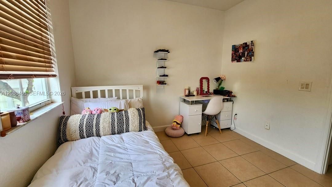 For Rent: $2,900 (3 beds, 2 baths, 1450 Square Feet)