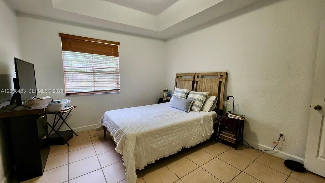 For Rent: $2,900 (3 beds, 2 baths, 1450 Square Feet)