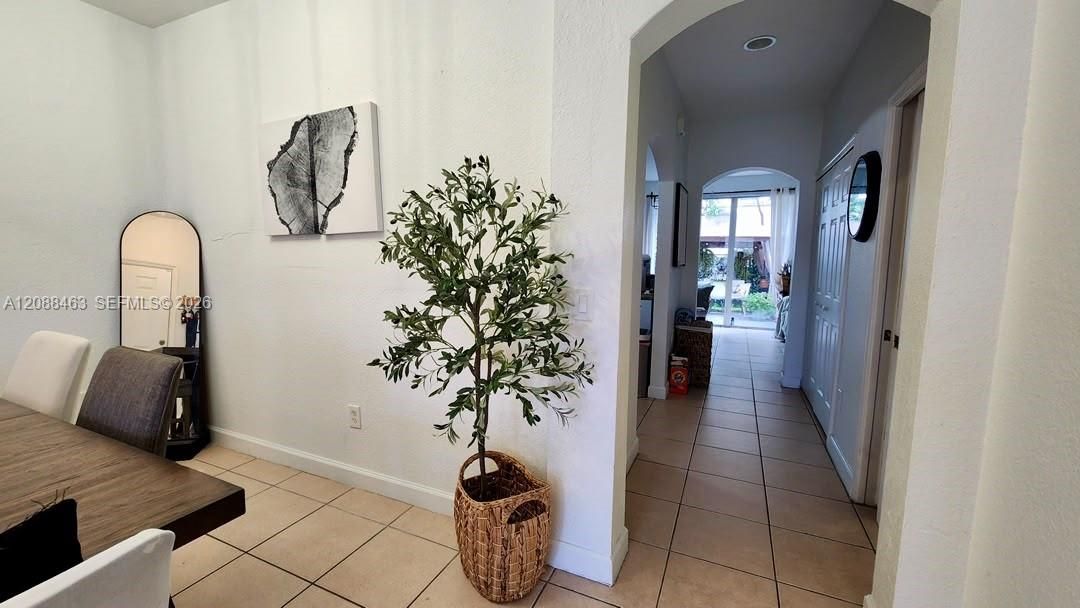 For Rent: $2,900 (3 beds, 2 baths, 1450 Square Feet)