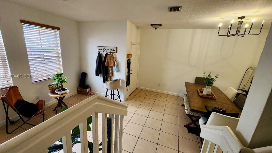 For Rent: $2,900 (3 beds, 2 baths, 1450 Square Feet)