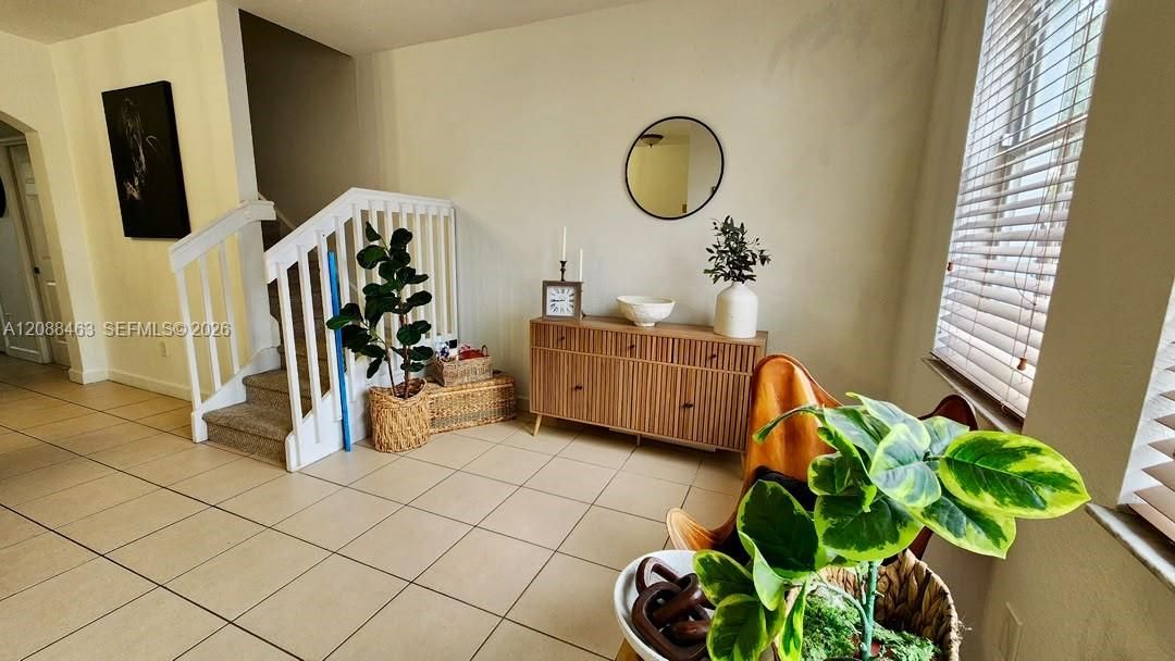 For Rent: $2,900 (3 beds, 2 baths, 1450 Square Feet)