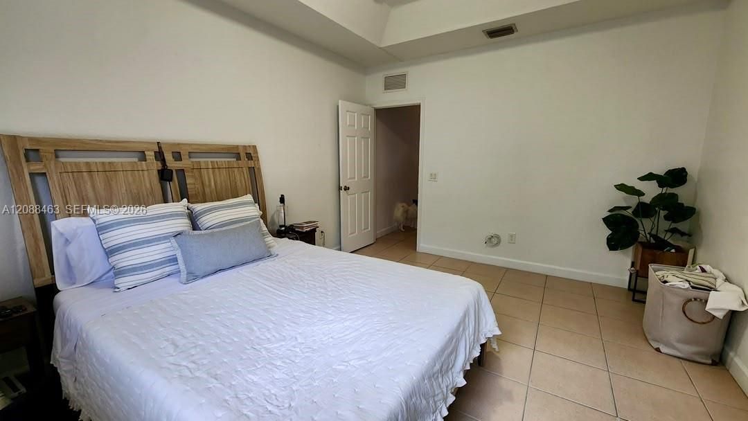 For Rent: $2,900 (3 beds, 2 baths, 1450 Square Feet)