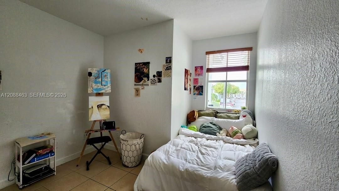 For Rent: $2,900 (3 beds, 2 baths, 1450 Square Feet)