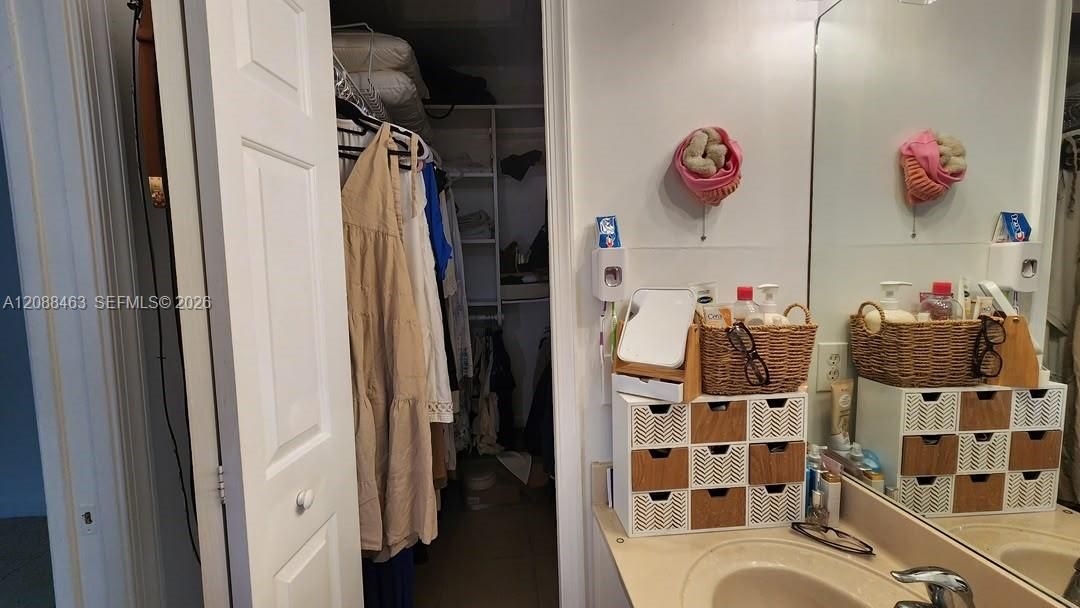 For Rent: $2,900 (3 beds, 2 baths, 1450 Square Feet)