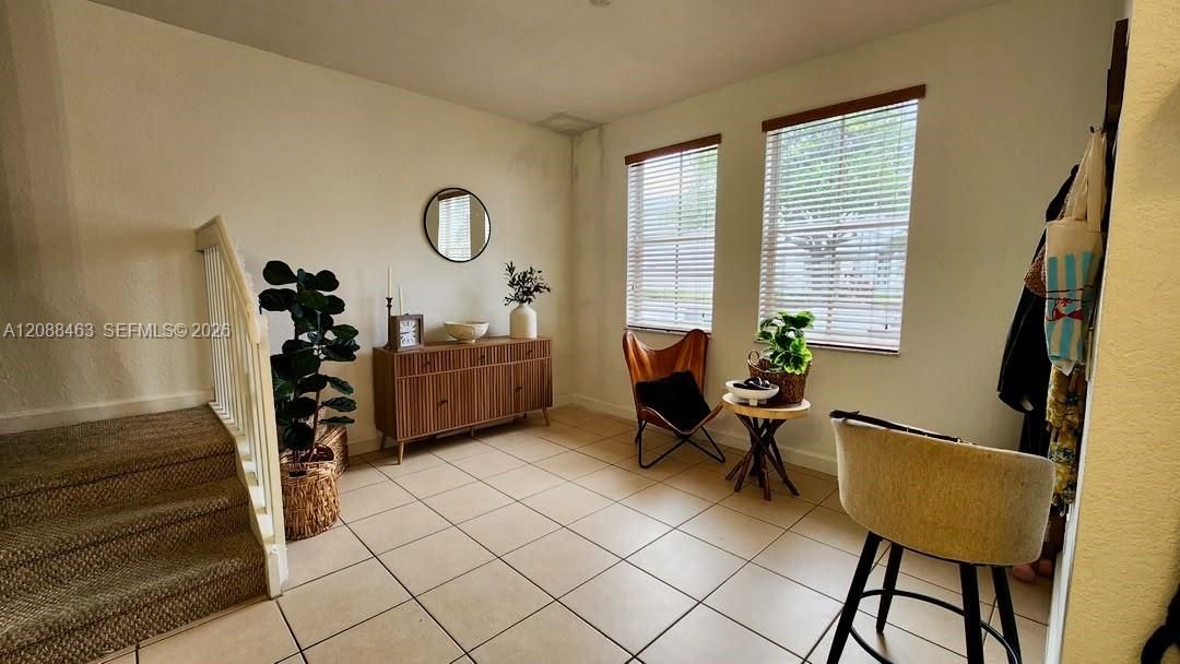 For Rent: $2,900 (3 beds, 2 baths, 1450 Square Feet)