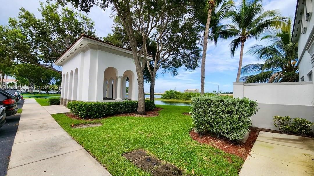 For Rent: $2,900 (3 beds, 2 baths, 1450 Square Feet)