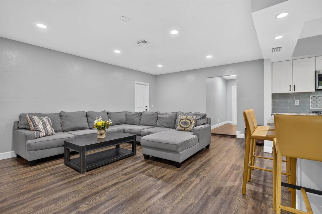 24-web-or-mls-1717-0248