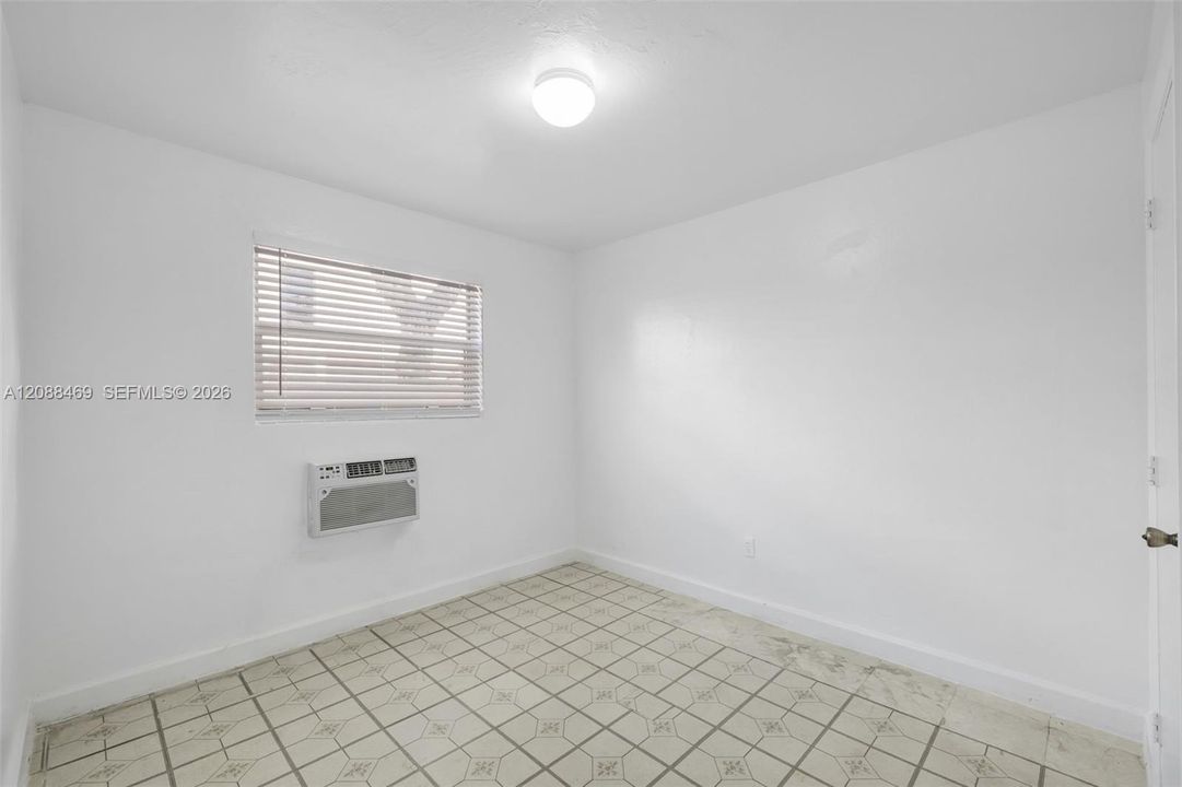 For Rent: $1,775 (2 beds, 1 baths, 800 Square Feet)