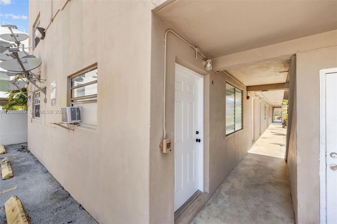 For Rent: $1,775 (2 beds, 1 baths, 800 Square Feet)