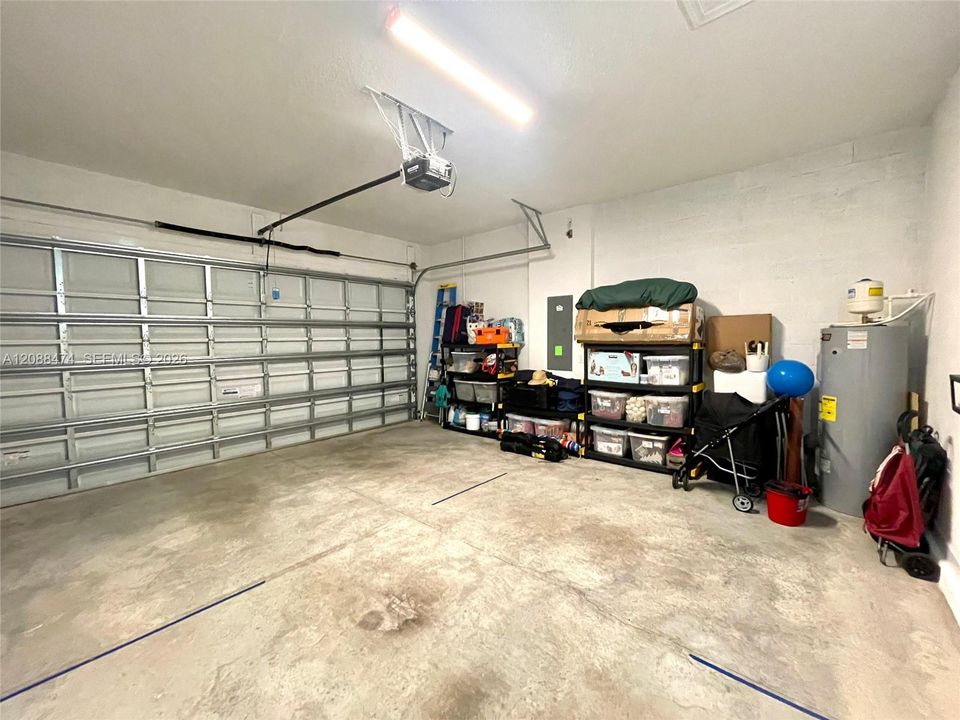 En Renta: $3,600 (3 camas, 3 baños, 2032 Pies cuadrados)
