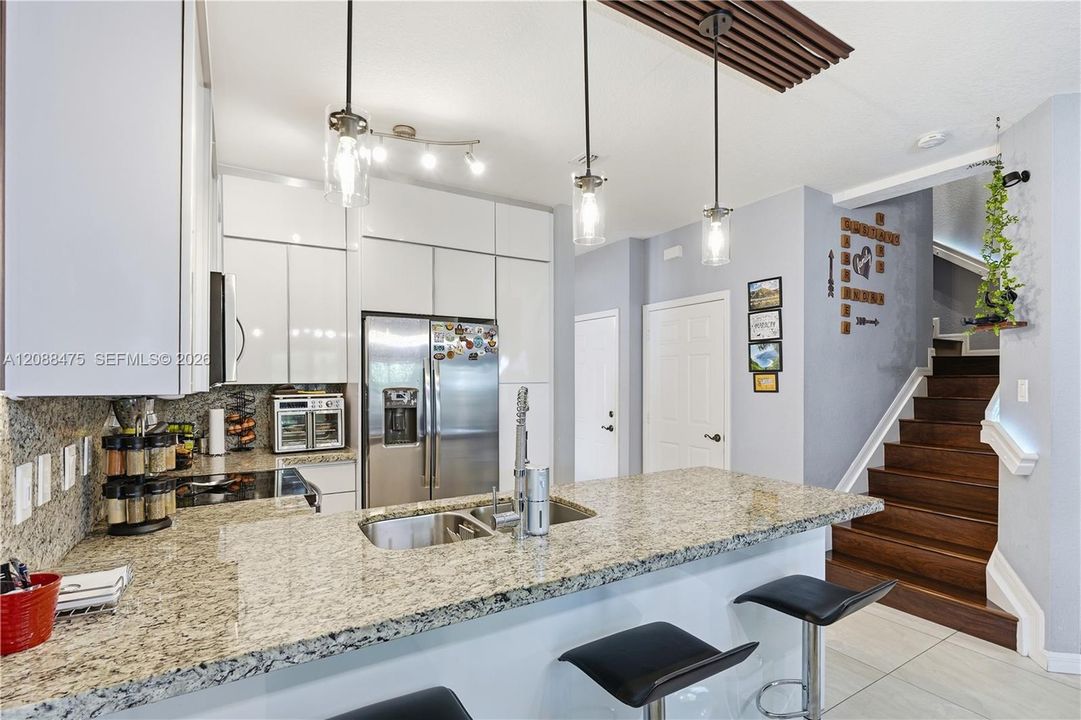 For Sale: $549,000 (3 beds, 2 baths, 1476 Square Feet)