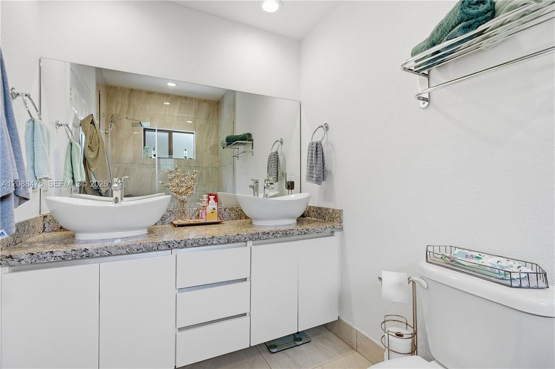 For Sale: $549,000 (3 beds, 2 baths, 1476 Square Feet)