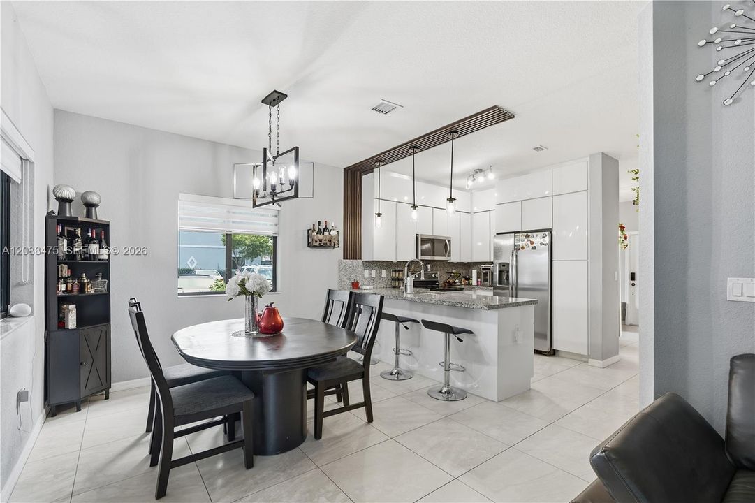For Sale: $549,000 (3 beds, 2 baths, 1476 Square Feet)