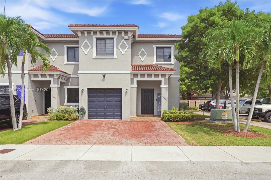 For Sale: $549,000 (3 beds, 2 baths, 1476 Square Feet)