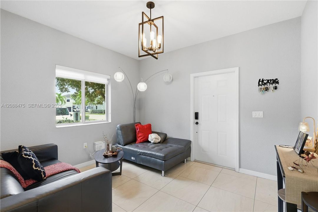 For Sale: $549,000 (3 beds, 2 baths, 1476 Square Feet)