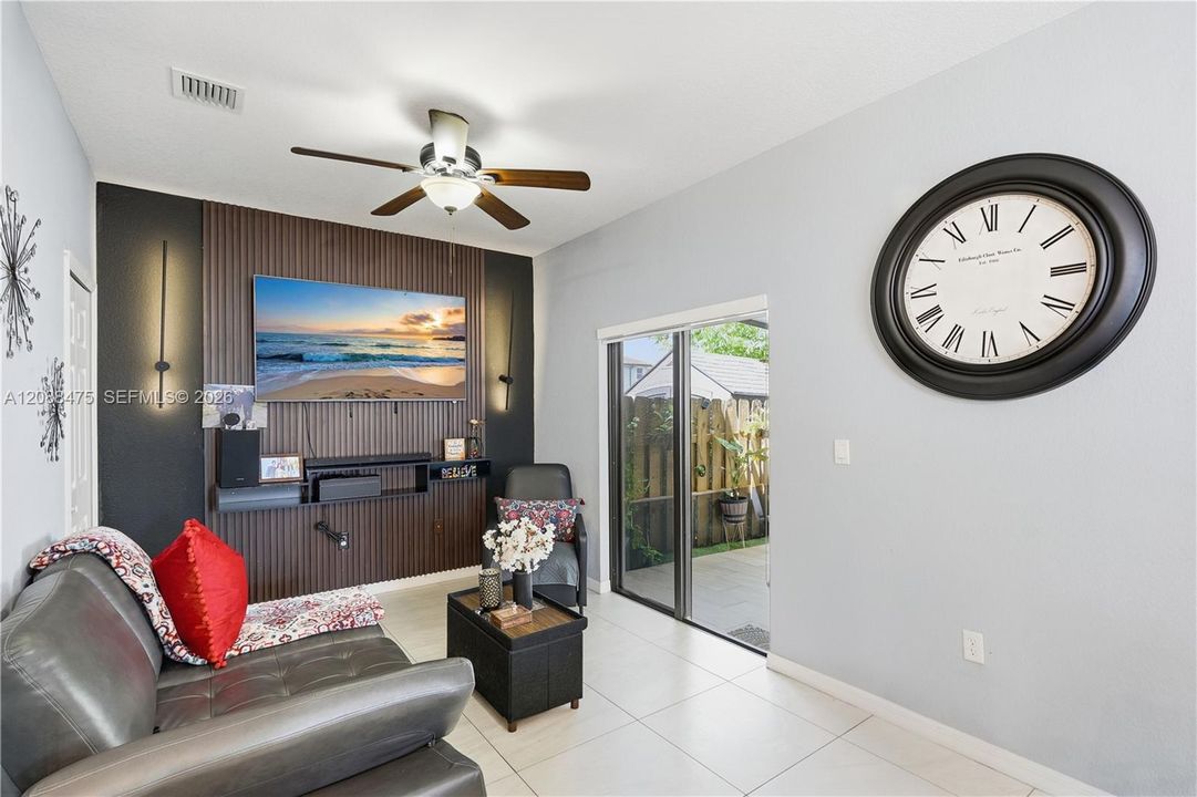 For Sale: $549,000 (3 beds, 2 baths, 1476 Square Feet)