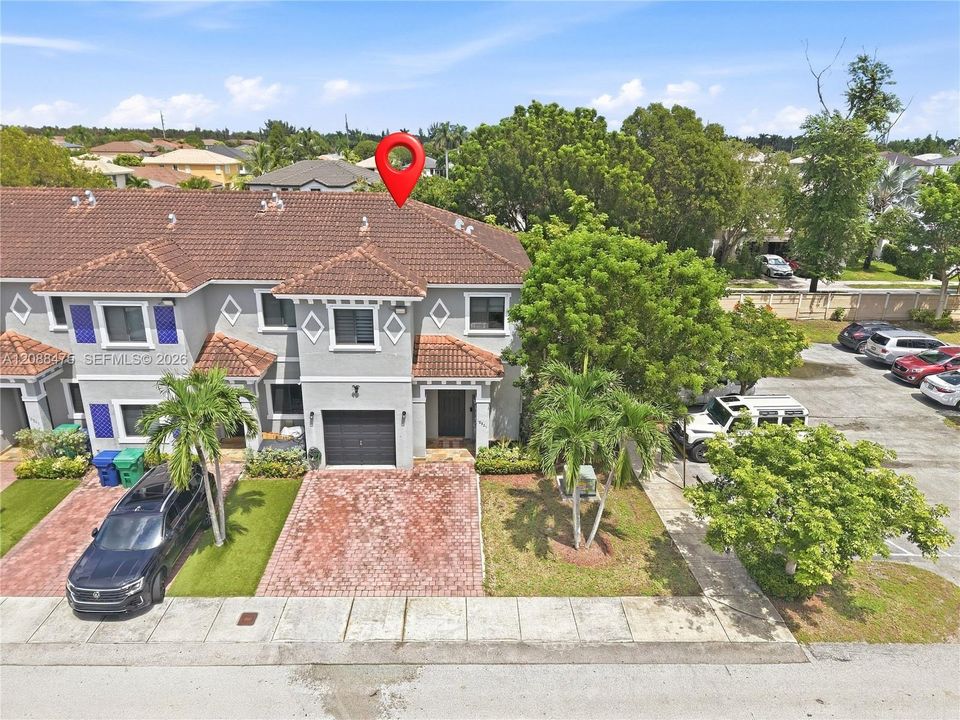 For Sale: $549,000 (3 beds, 2 baths, 1476 Square Feet)