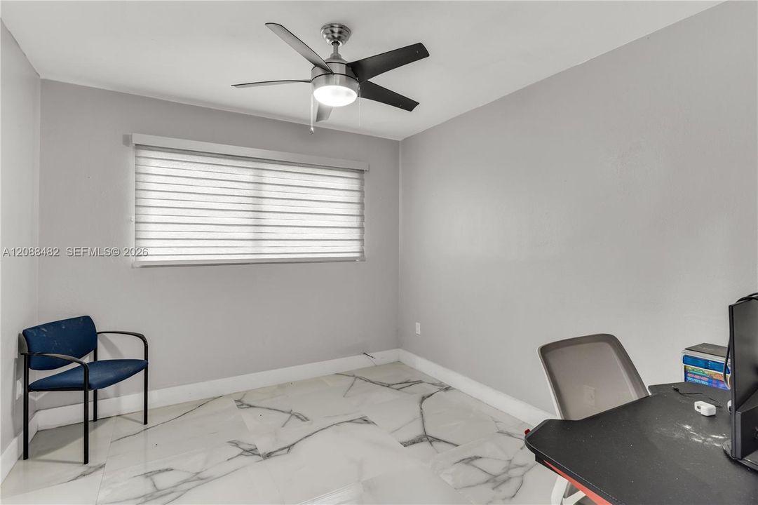 En Venta: $880,000 (4 camas, 3 baños, 1614 Pies cuadrados)