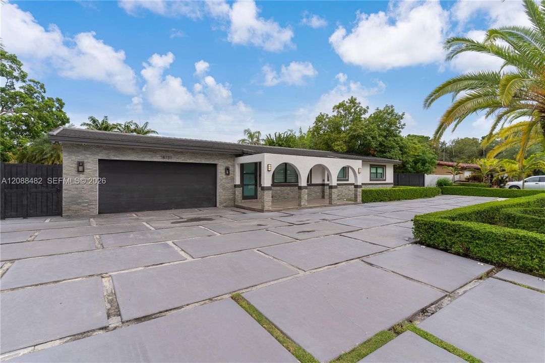 En Venta: $880,000 (4 camas, 3 baños, 1614 Pies cuadrados)