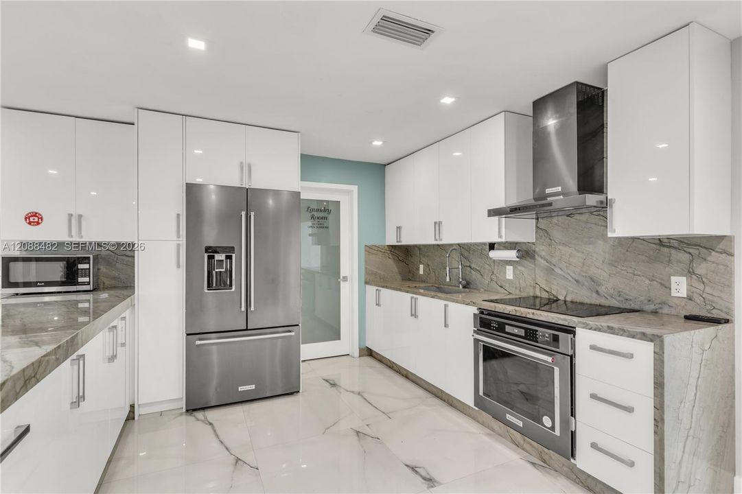 En Venta: $880,000 (4 camas, 3 baños, 1614 Pies cuadrados)