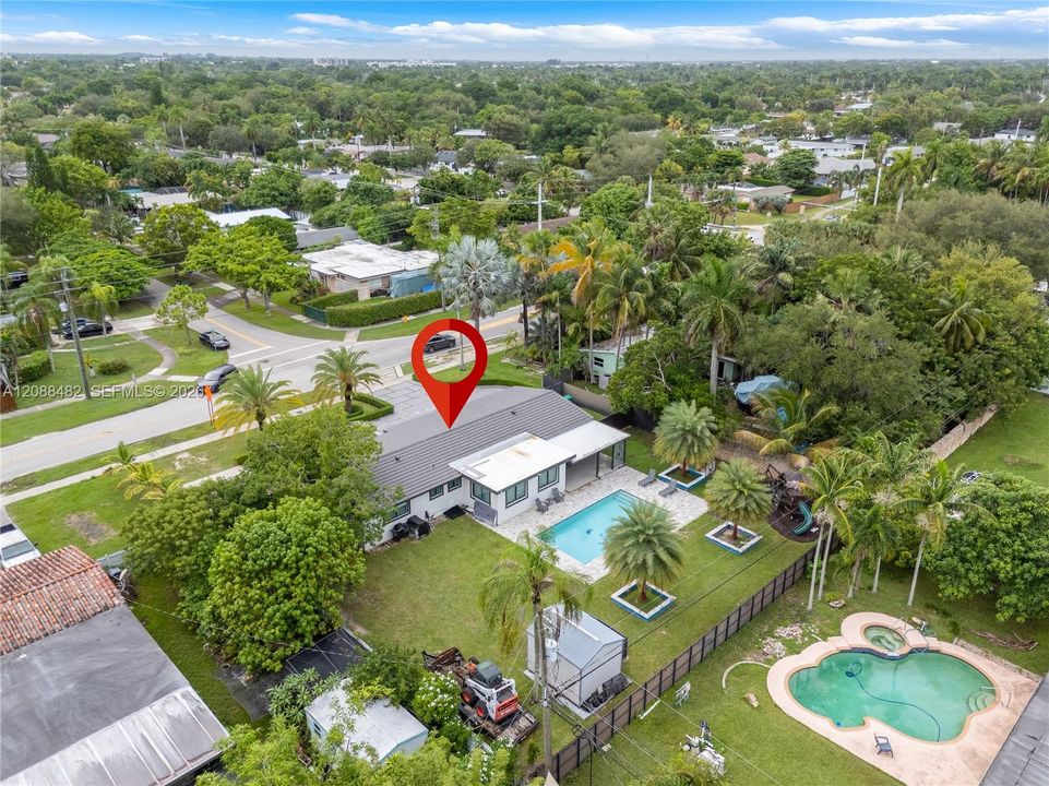 En Venta: $880,000 (4 camas, 3 baños, 1614 Pies cuadrados)