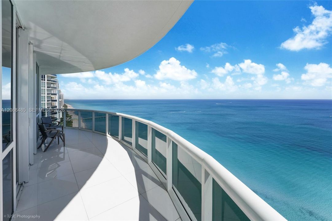 En Venta: $3,299,000 (3 camas, 3 baños, 2768 Pies cuadrados)