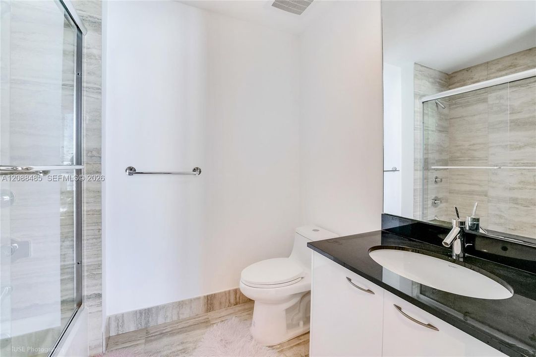 En Venta: $3,299,000 (3 camas, 3 baños, 2768 Pies cuadrados)