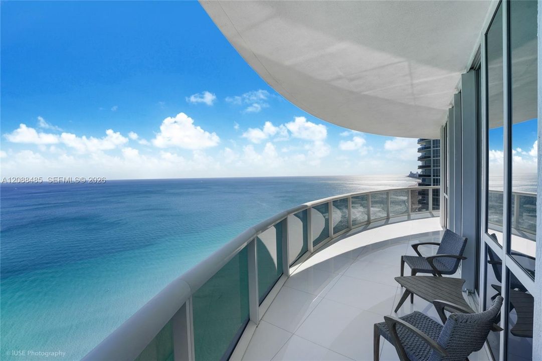 En Venta: $3,299,000 (3 camas, 3 baños, 2768 Pies cuadrados)