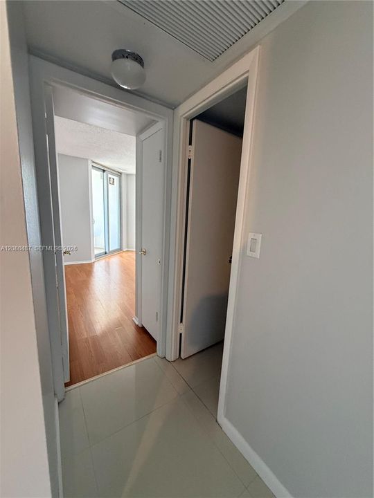 В аренду: $3,000 (2 спален, 2 ванн, 1064 Квадратных фут)