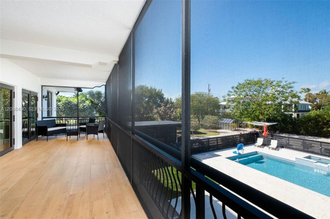 En Venta: $2,550,000 (4 camas, 3 baños, 4446 Pies cuadrados)