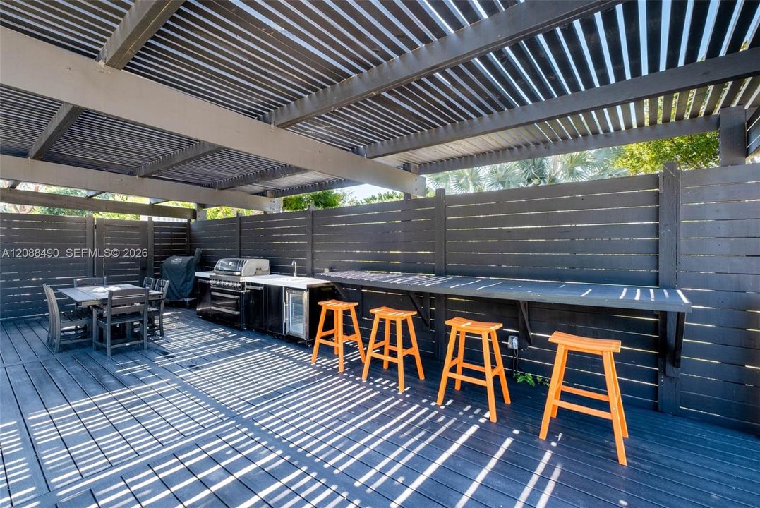 En Venta: $2,550,000 (4 camas, 3 baños, 4446 Pies cuadrados)
