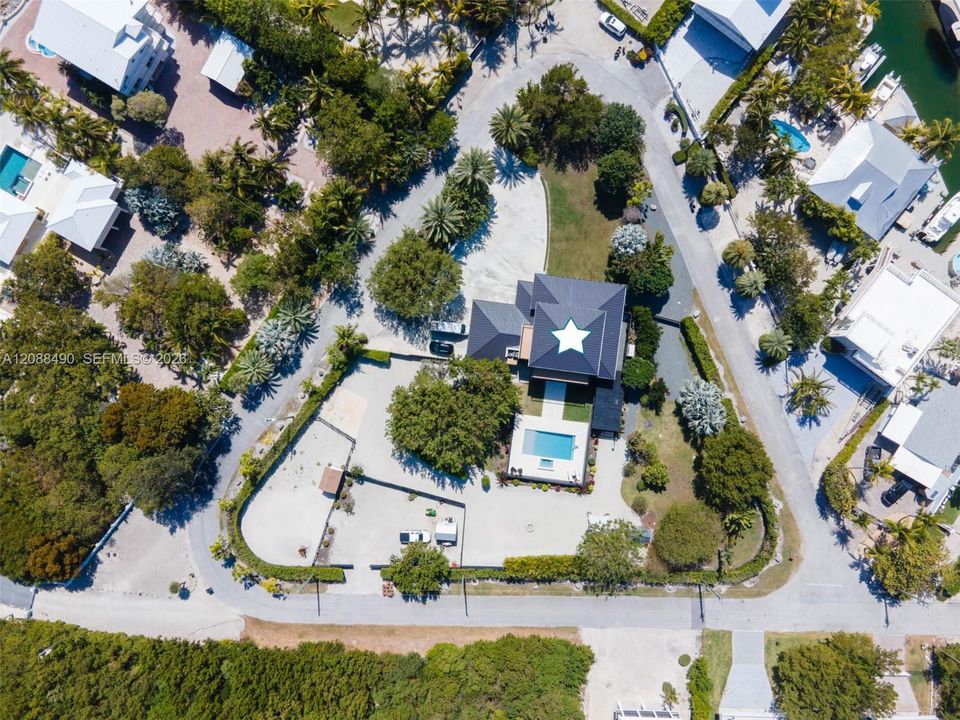 En Venta: $2,550,000 (4 camas, 3 baños, 4446 Pies cuadrados)