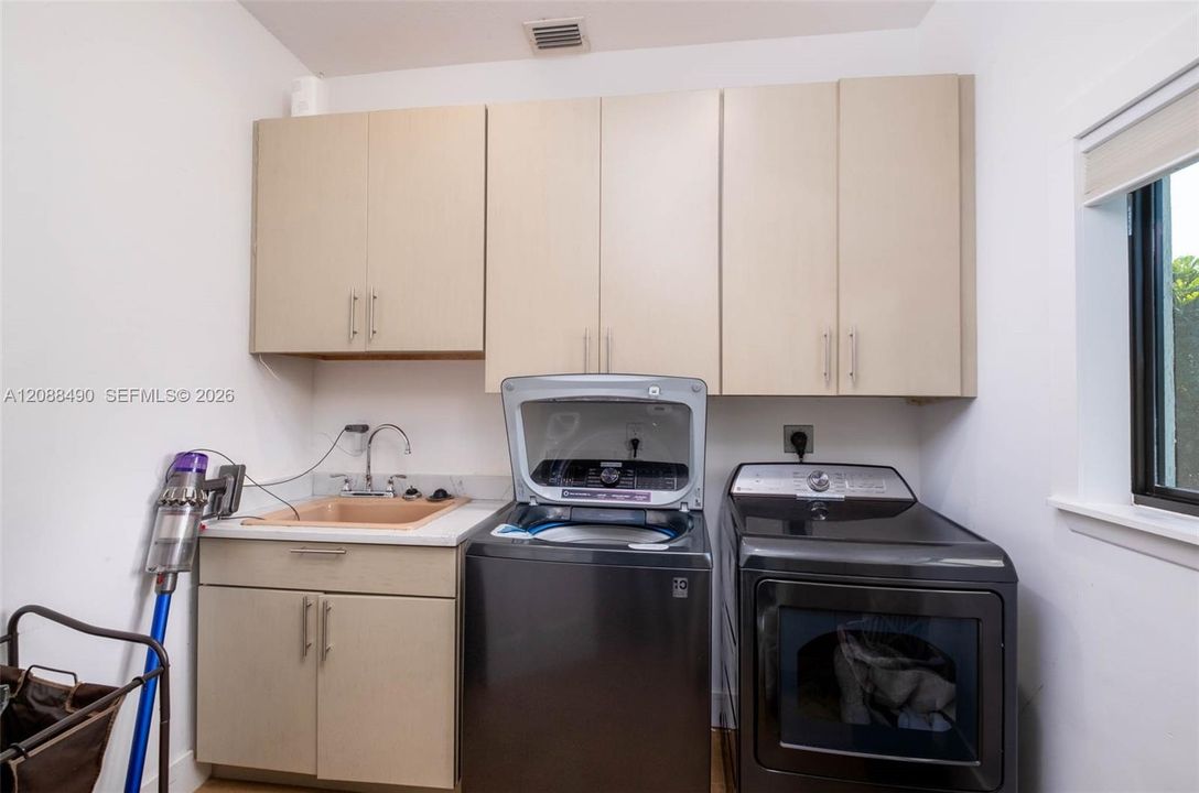 Main level laundry room