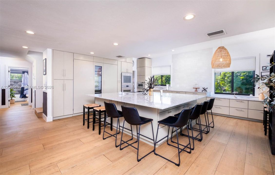 En Venta: $2,550,000 (4 camas, 3 baños, 4446 Pies cuadrados)