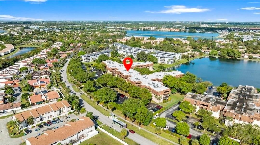 En Venta: $108,000 (2 camas, 2 baños, 952 Pies cuadrados)