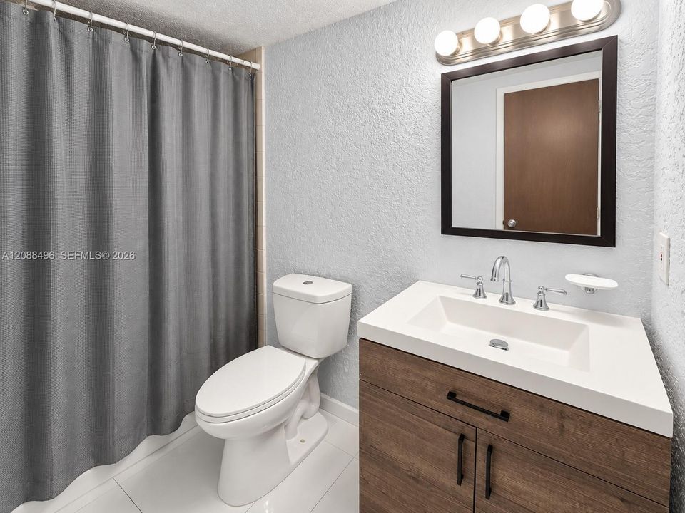 For Sale: $270,000 (2 beds, 2 baths, 1428 Square Feet)