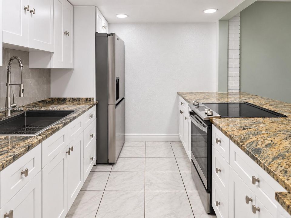 For Sale: $270,000 (2 beds, 2 baths, 1428 Square Feet)
