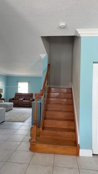 En Venta: $899,000 (5 camas, 3 baños, 2845 Pies cuadrados)