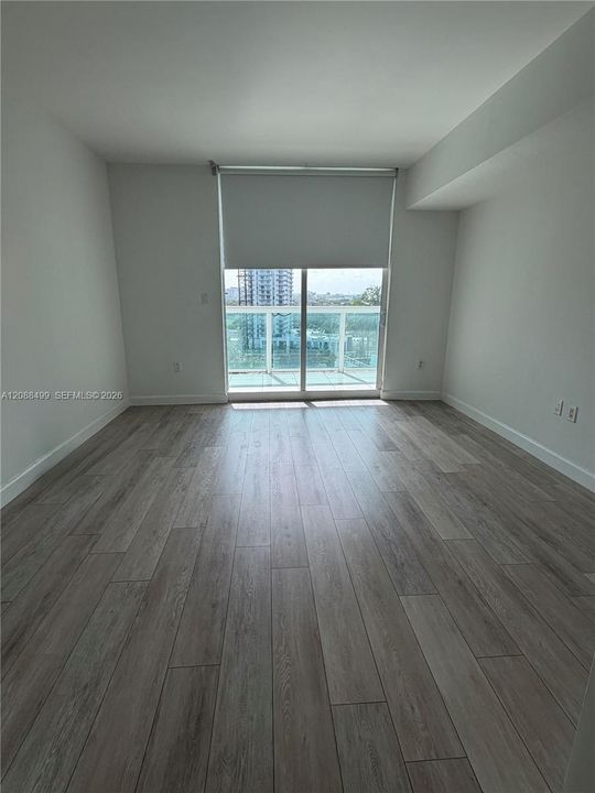 For Rent: $2,800 (1 beds, 1 baths, 839 Square Feet)