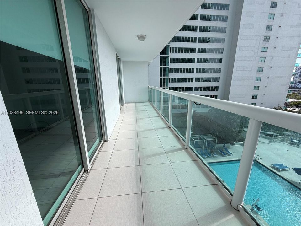For Rent: $2,800 (1 beds, 1 baths, 839 Square Feet)