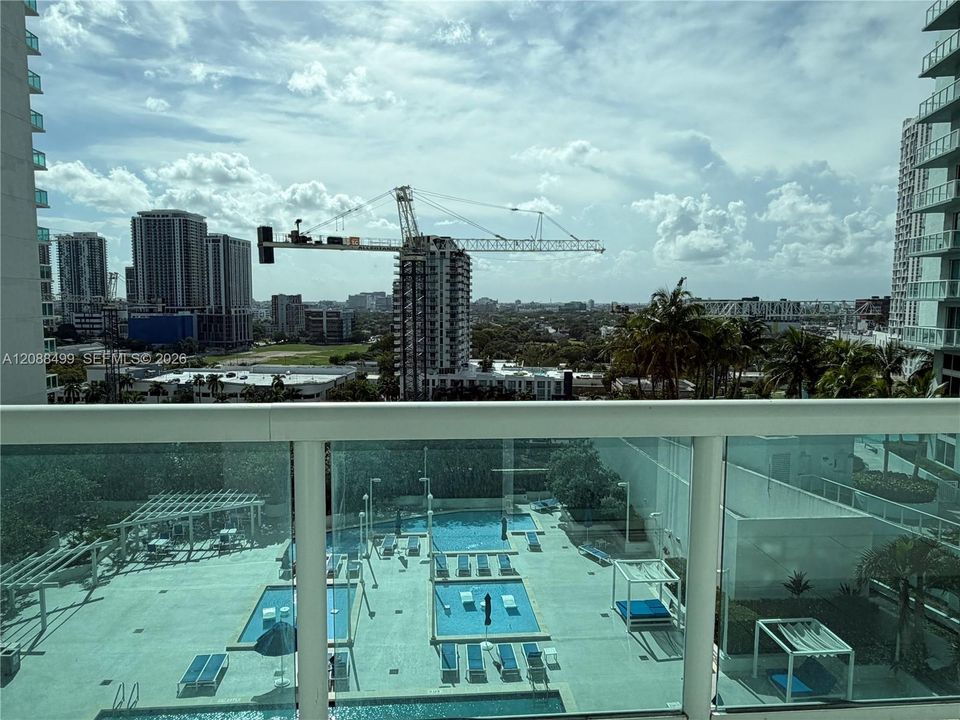 For Rent: $2,800 (1 beds, 1 baths, 839 Square Feet)