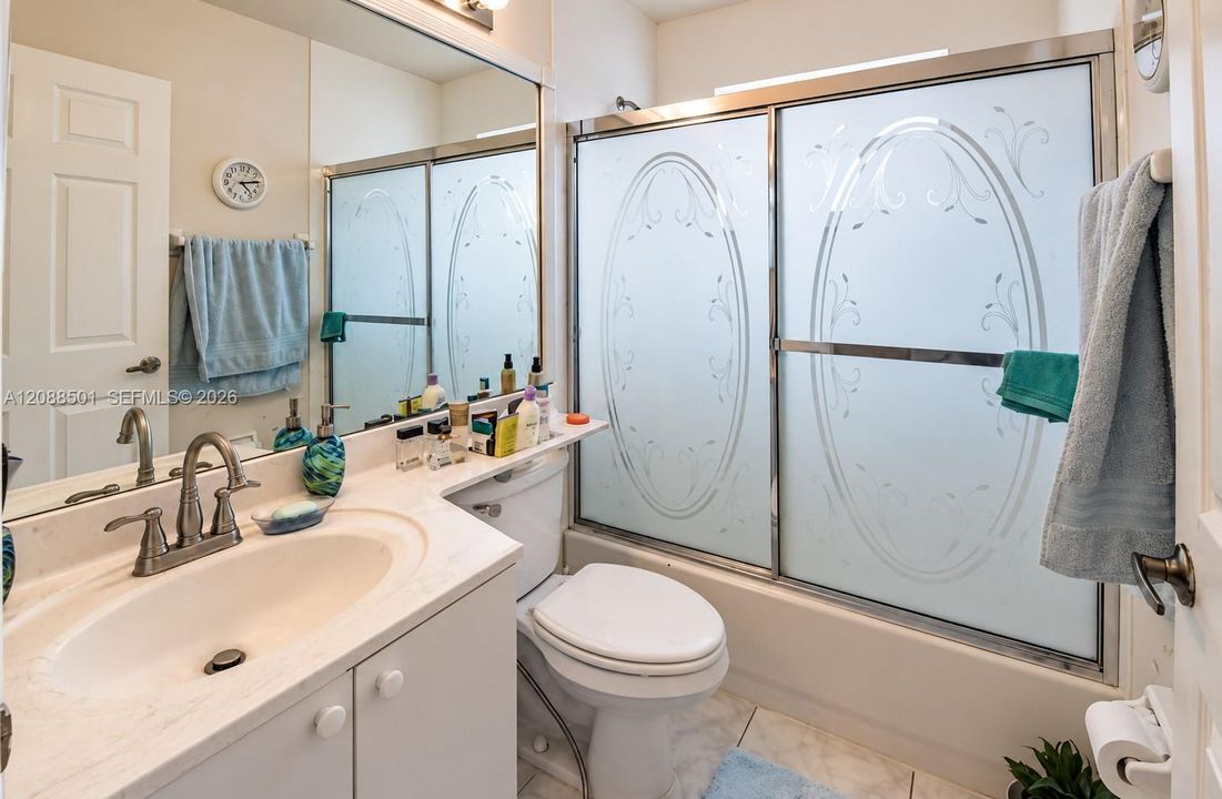 На продажу: $565,000 (3 спален, 2 ванн, 1716 Квадратных фут)