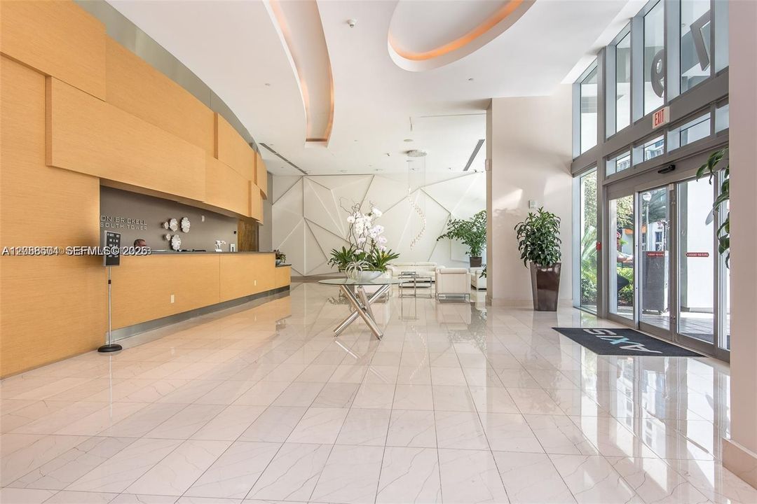For Sale: $590,000 (2 beds, 2 baths, 1024 Square Feet)