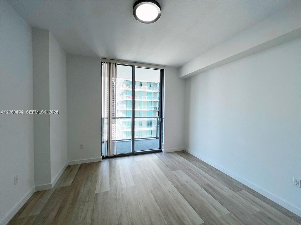 For Sale: $590,000 (2 beds, 2 baths, 1024 Square Feet)
