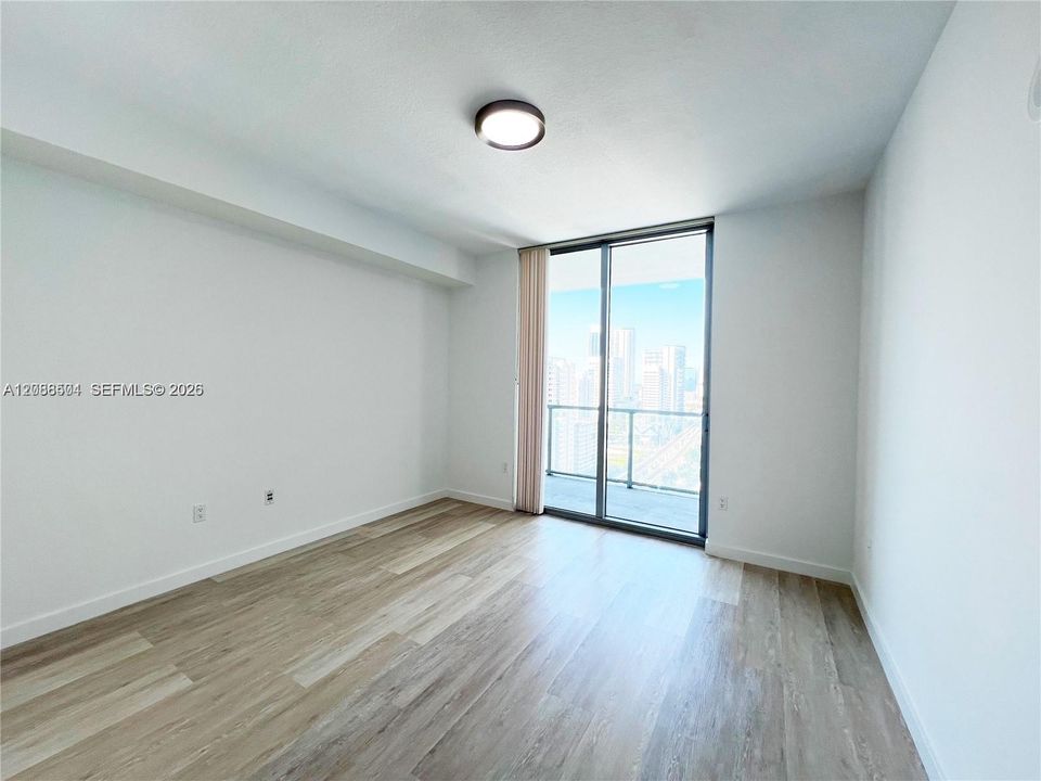For Sale: $590,000 (2 beds, 2 baths, 1024 Square Feet)