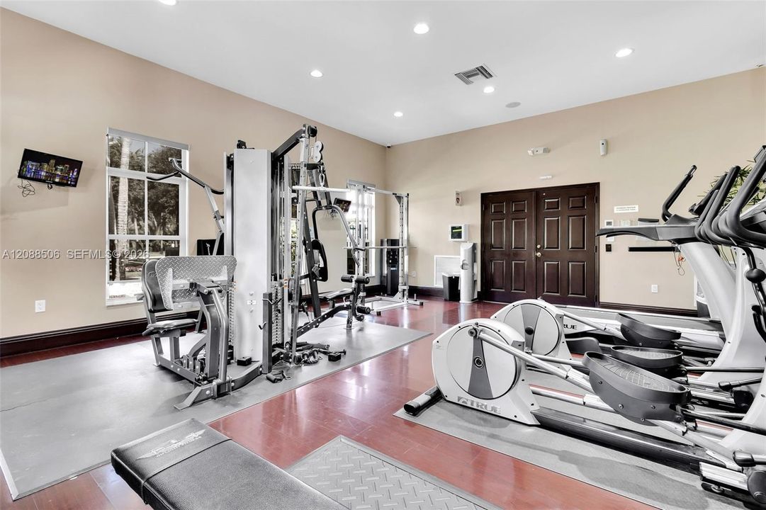 Active With Contract: $390,000 (4 beds, 2 baths, 1456 Square Feet)