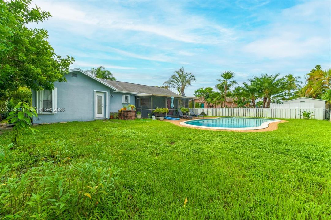 For Sale: $555,000 (3 beds, 2 baths, 1277 Square Feet)
