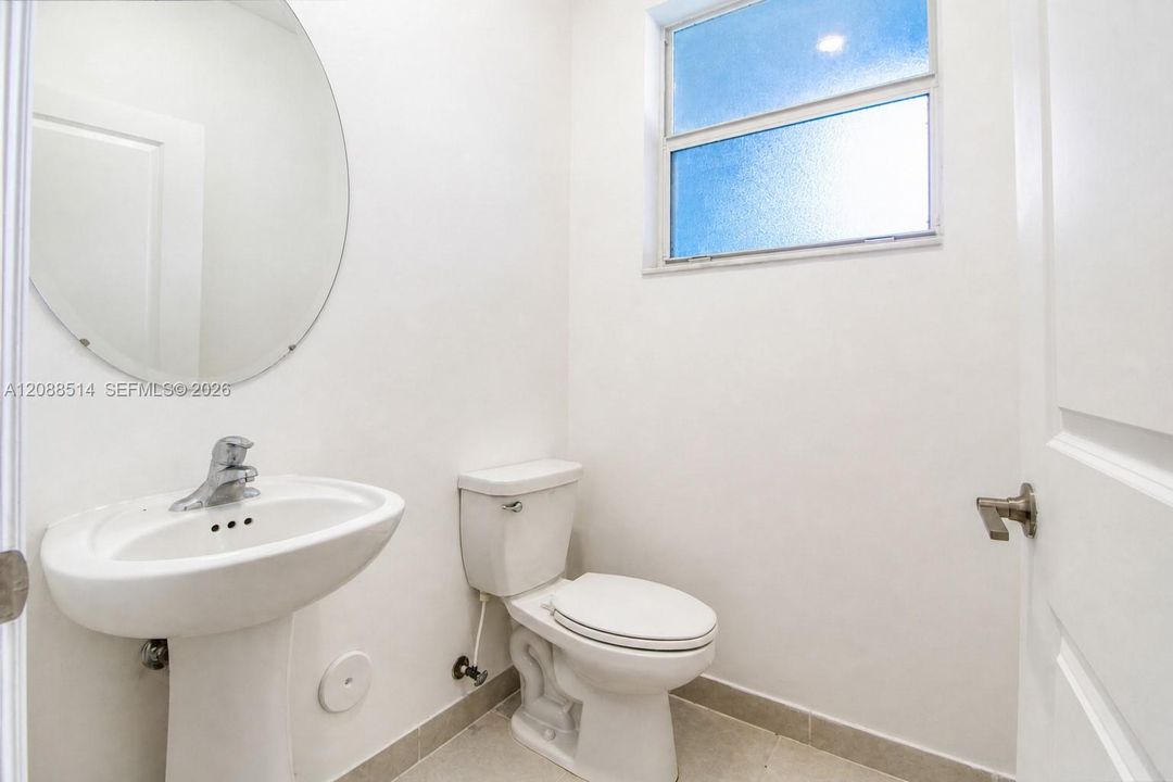 En Venta: $360,000 (3 camas, 2 baños, 1483 Pies cuadrados)