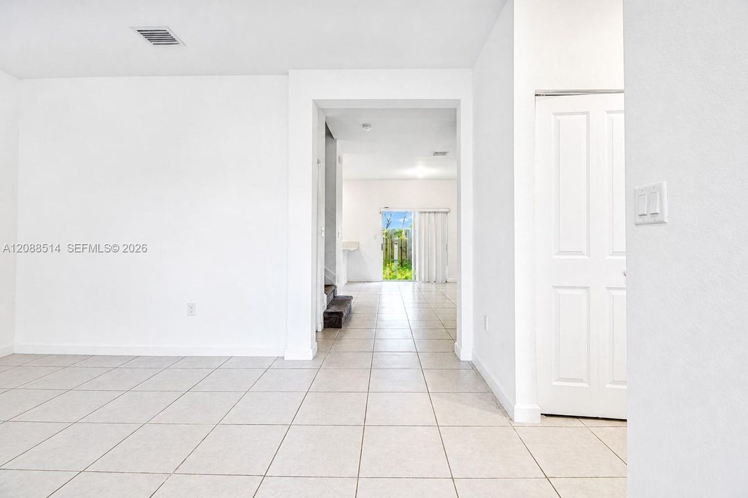 En Venta: $360,000 (3 camas, 2 baños, 1483 Pies cuadrados)